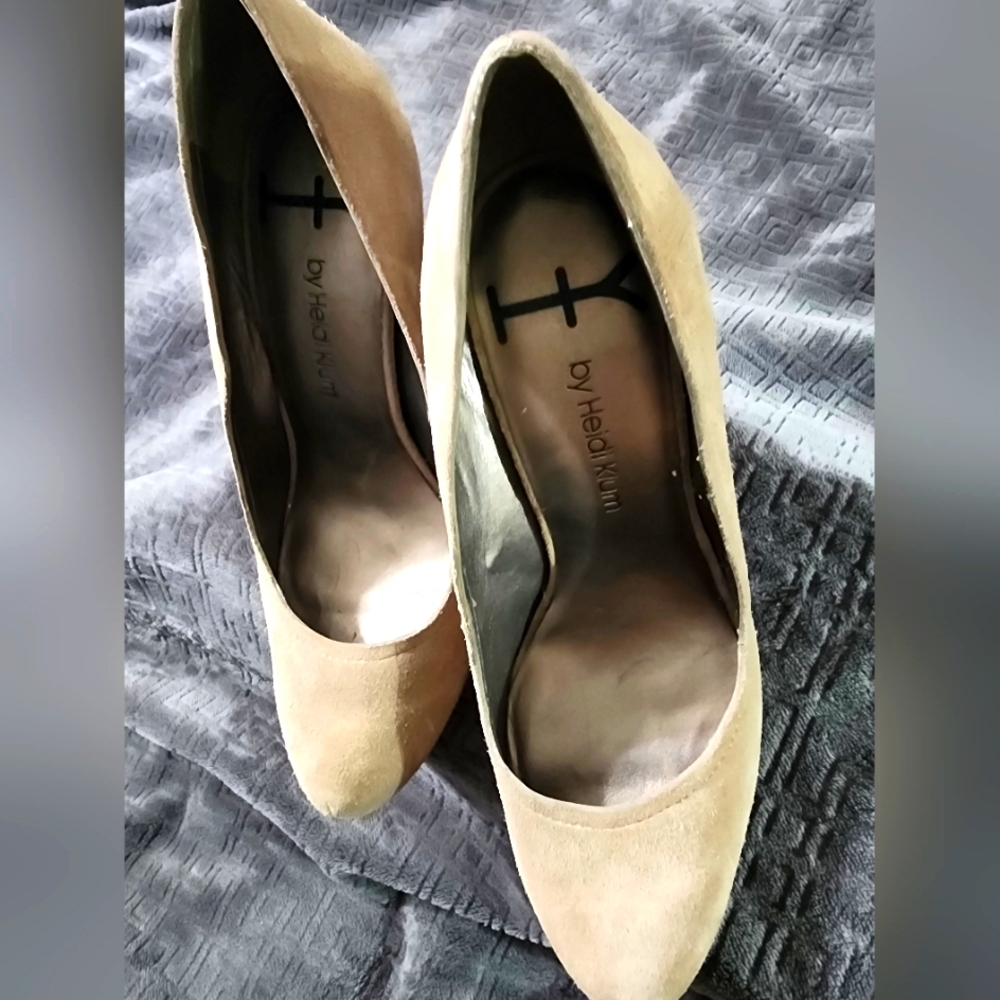 Heidi Klum brown suede platform heels